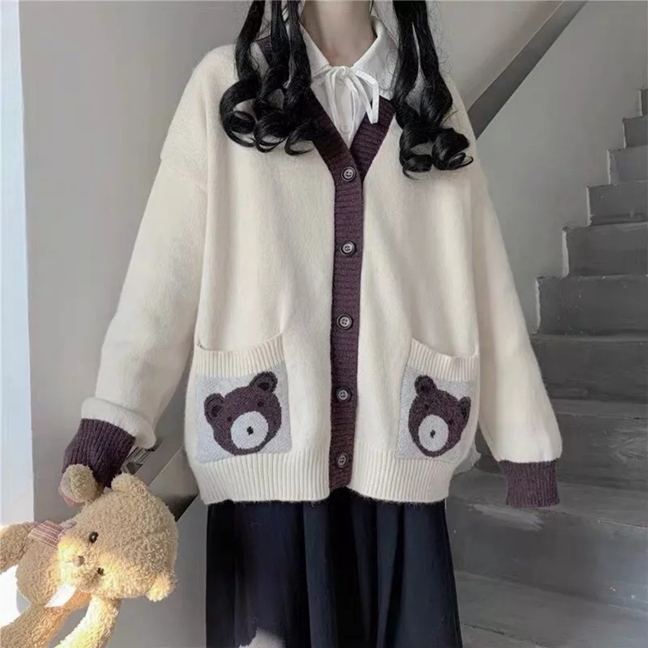 Alternative view of Áo Khoác Cardigan Hình Gấu 2 Bên Túi