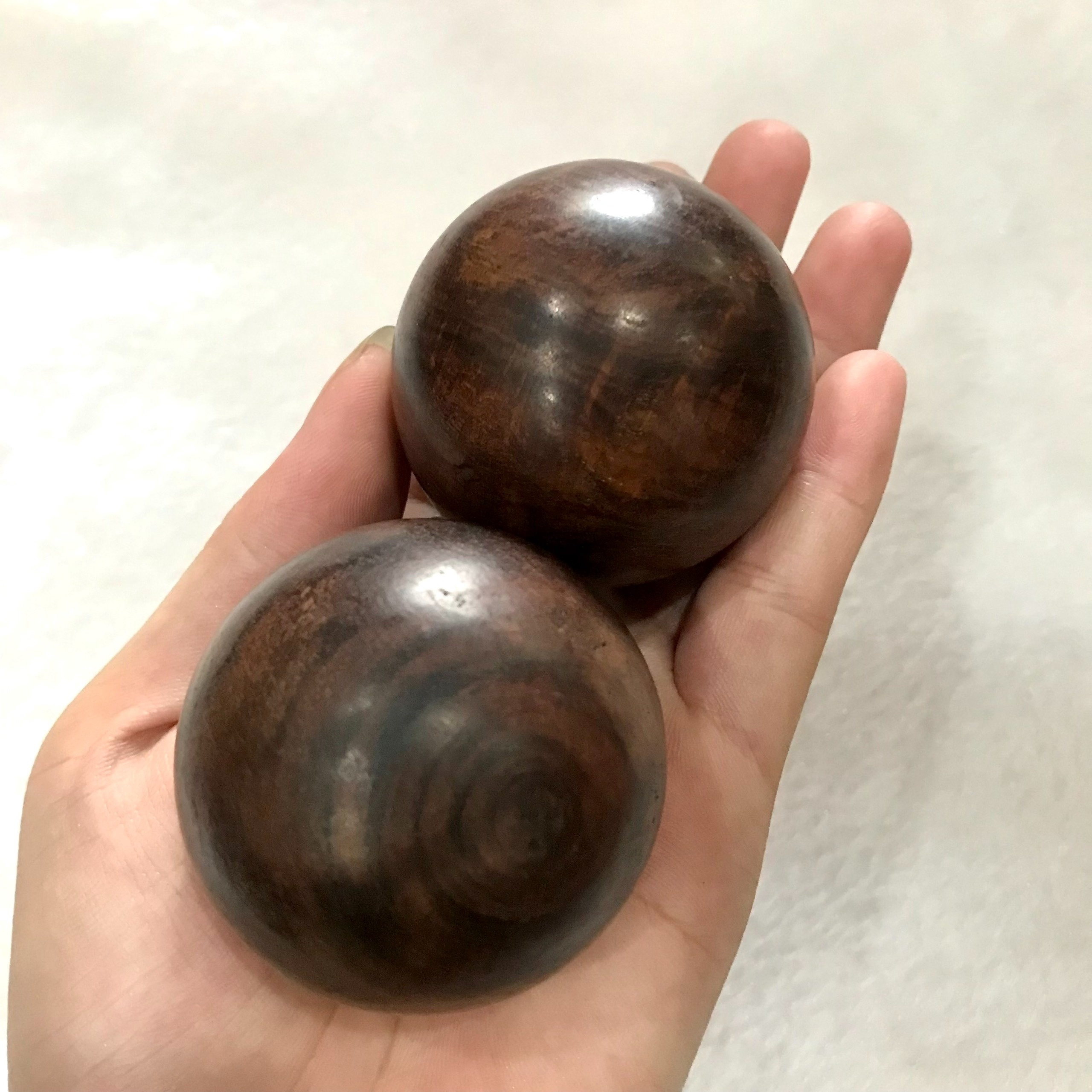 Alternative view of [combo 2 Viên] Ấn Huyệt Massage Lòng Bàn Tay Hình Tròn Bằng Gỗ Trắc 5cm - Tường Thuận