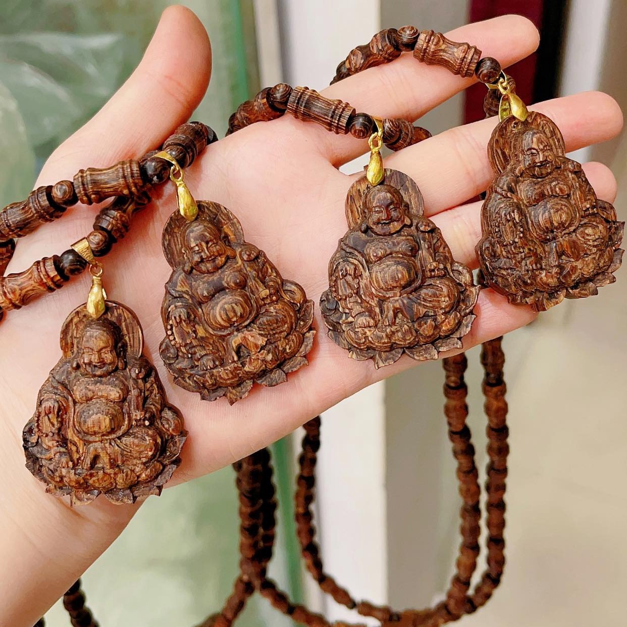 Alternative view of Dây Chuyền Phật Di Lặc Trầm Hương Sánh Chìm Thiên Nhiên - Thắng Giang