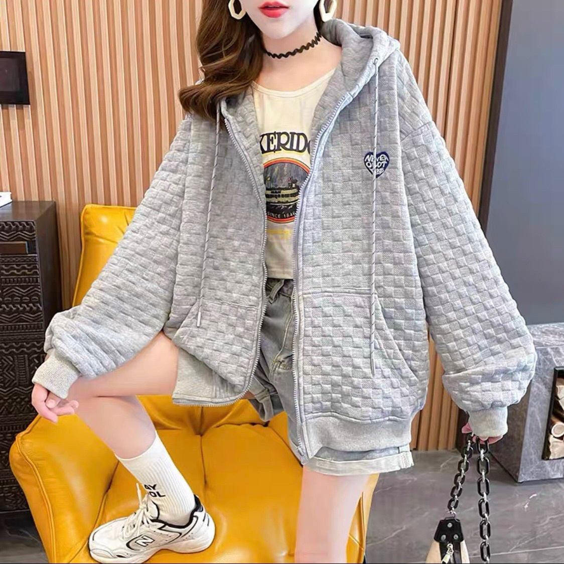 Áo Khoác Nữ Có Kèm Mũ Trùm Phối Theo Phong Cách Khoá Kéo Mẫu Mới Form Rộng Chất Vải Đan Vuông Thêu Hình Trái Tim Hot Trend-htm Fashion