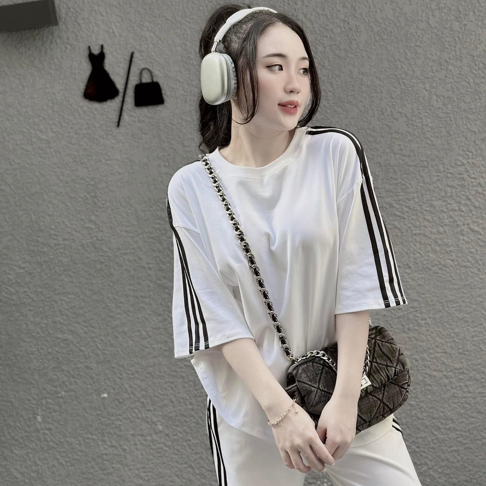 Alternative view of Set Bộ Đồ Thun Nữ Có Phối Viền Sọc Áo Kèm Quần Form Dài Rộng Chất Liệu Vải Thun Nỉ Dày Mịn Có Dây Bo Chun Hàng Hot Trend-htm Fashion