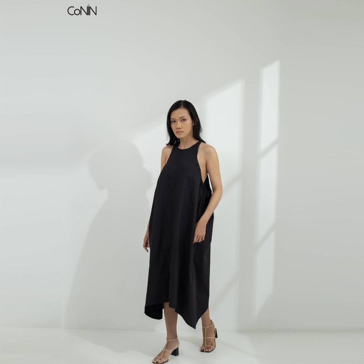 Đầm Thiết Kế Cổ Yếm Halter Dress - Conin