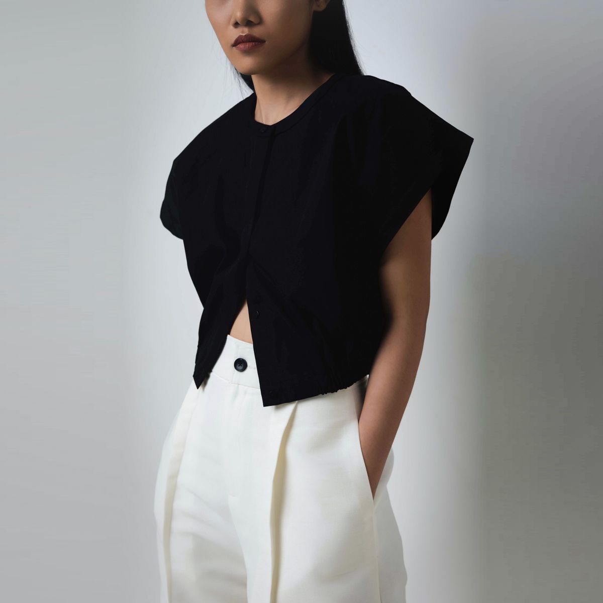 Alternative view of Áo Crop Top Túm Eo Lưng Thun - Conin